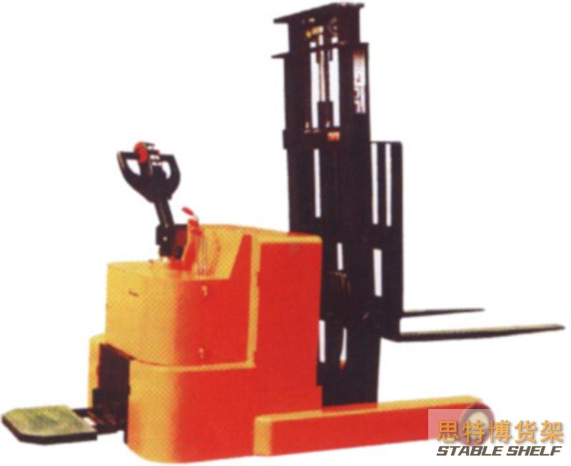 前移式電動(dòng)堆高機(jī)